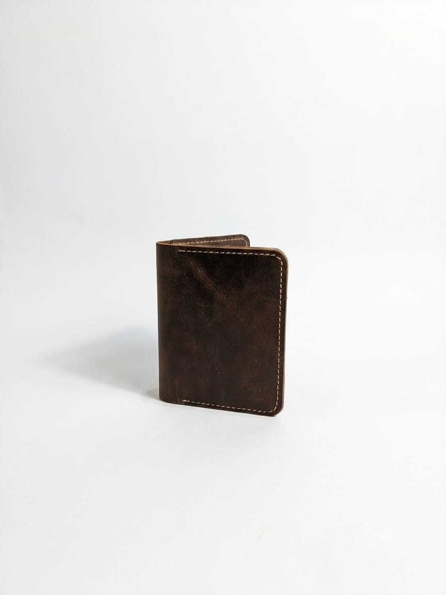 The Heritage Leather Vertical Bi-Fold Card Holder Coffee Brown